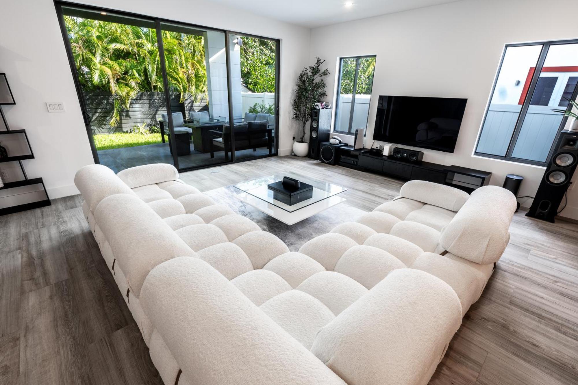 New Construction, Built-in Bbq, 3 Miles To Beaches Appartamento Fort Lauderdale